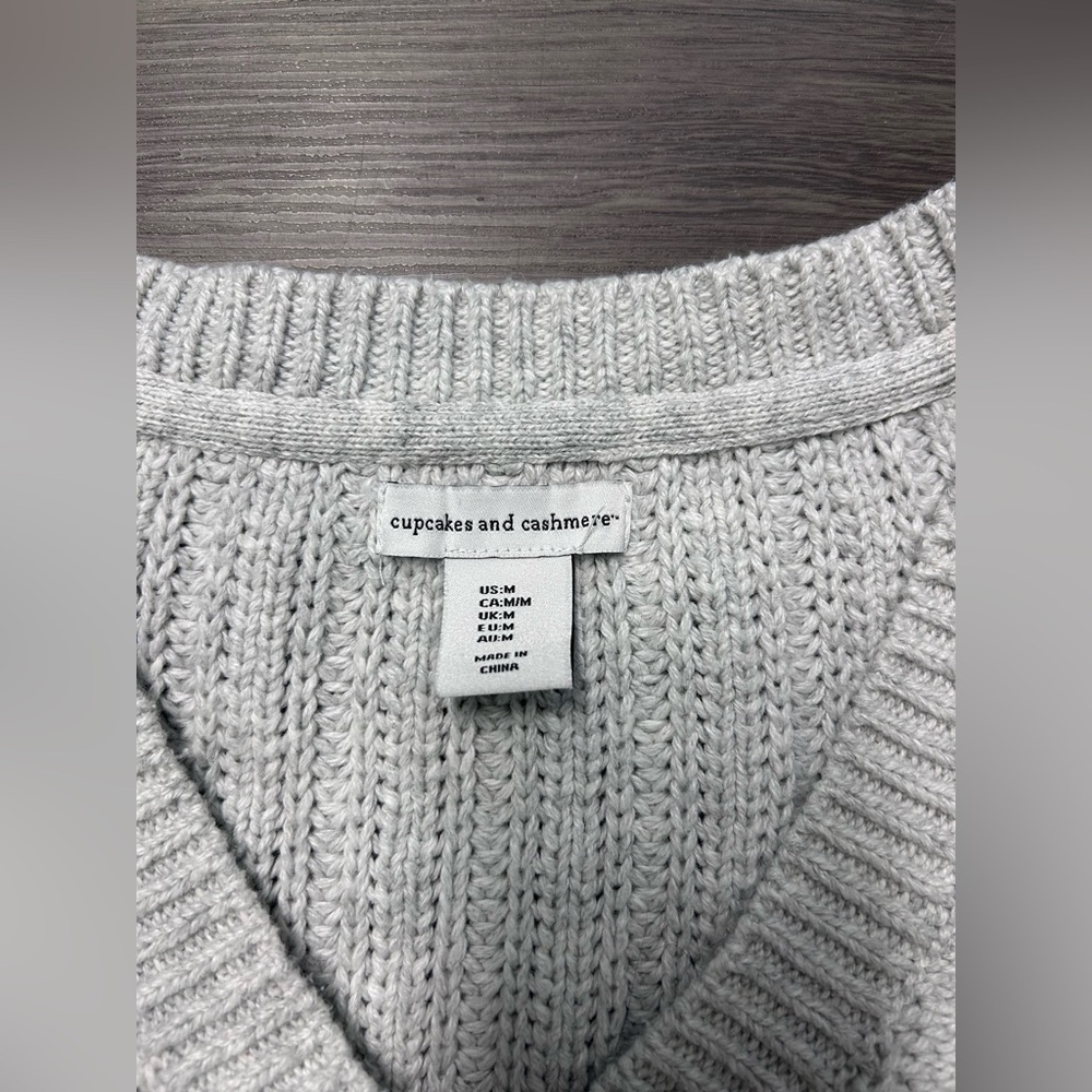 Cupcakes and Cashmere Soft Chunky Knit Cardigan Sweater V-neck Button Up Size M - Picture 3 of 8